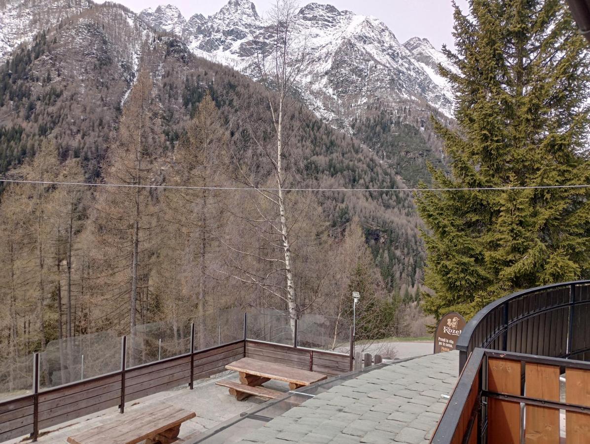 Sasso Nero Hotel Chiesa in Valmalenco Buitenkant foto