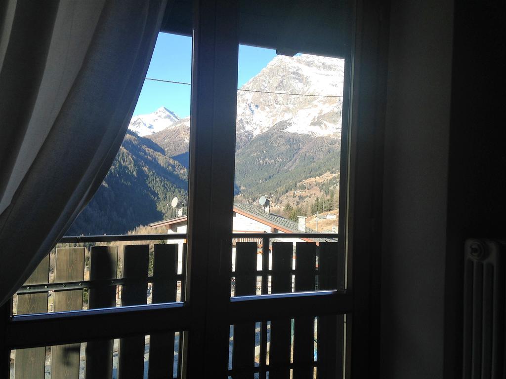 Sasso Nero Hotel Chiesa in Valmalenco Buitenkant foto