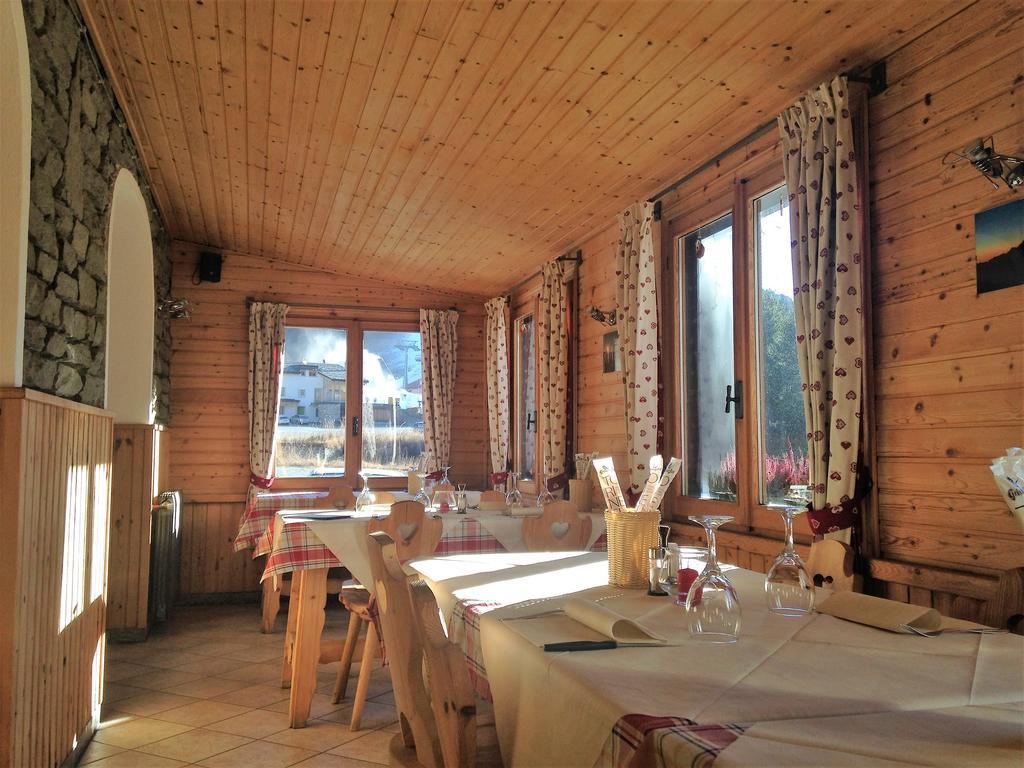 Sasso Nero Hotel Chiesa in Valmalenco Buitenkant foto