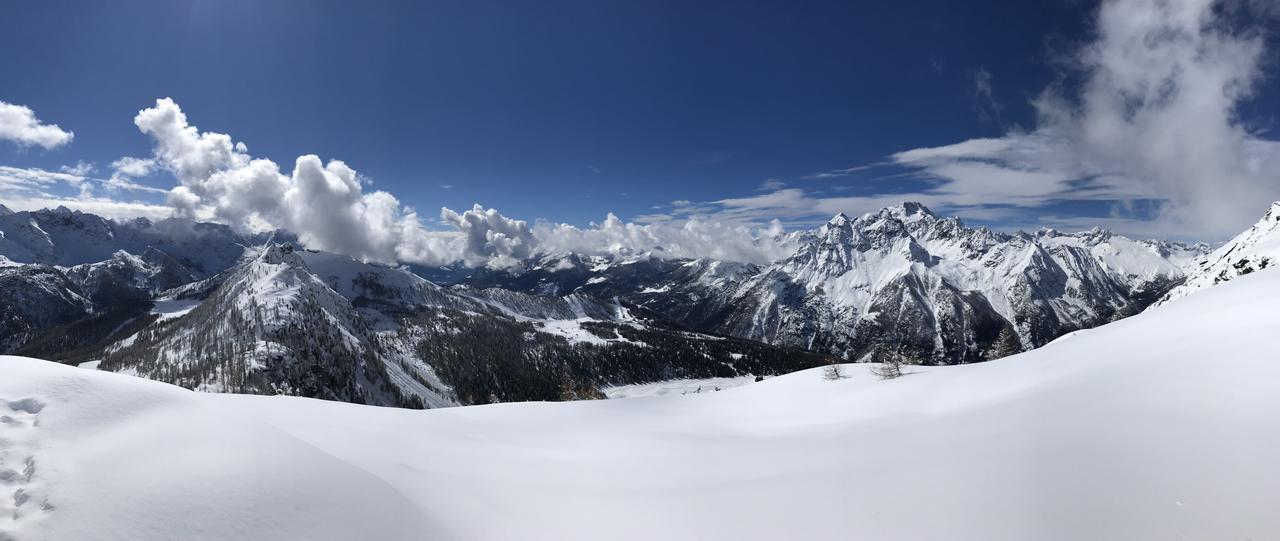 Sasso Nero Hotel Chiesa in Valmalenco Buitenkant foto