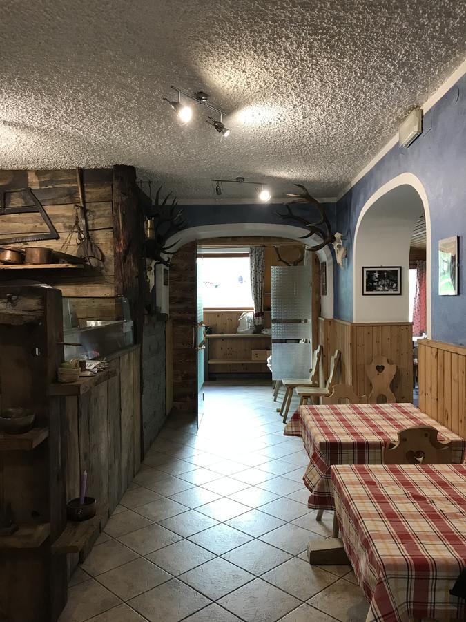 Sasso Nero Hotel Chiesa in Valmalenco Buitenkant foto