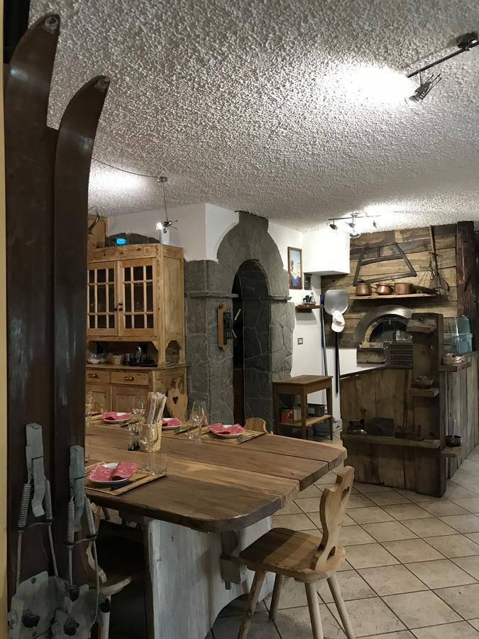 Sasso Nero Hotel Chiesa in Valmalenco Buitenkant foto