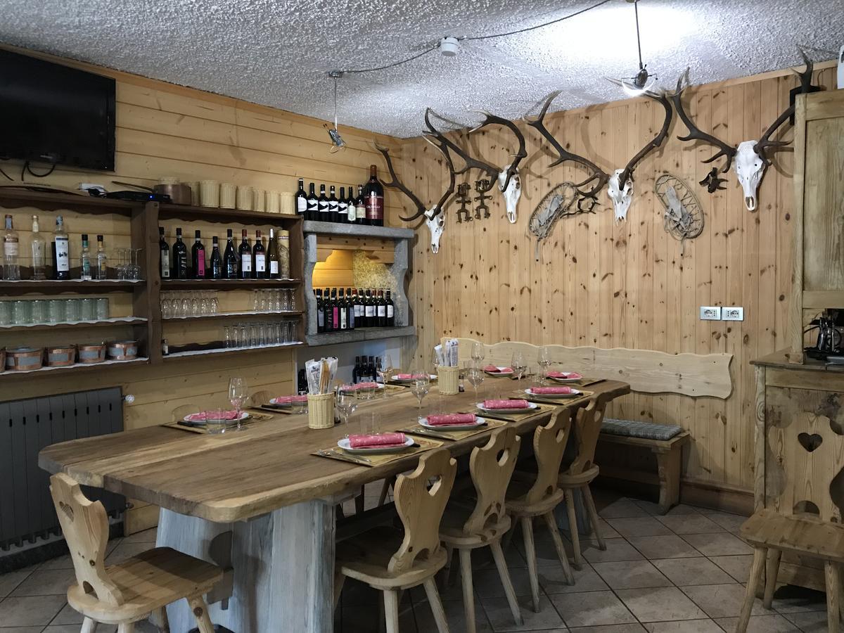 Sasso Nero Hotel Chiesa in Valmalenco Buitenkant foto