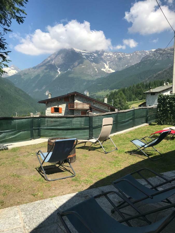 Sasso Nero Hotel Chiesa in Valmalenco Buitenkant foto