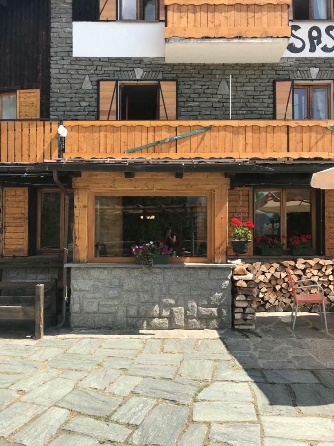 Sasso Nero Hotel Chiesa in Valmalenco Buitenkant foto